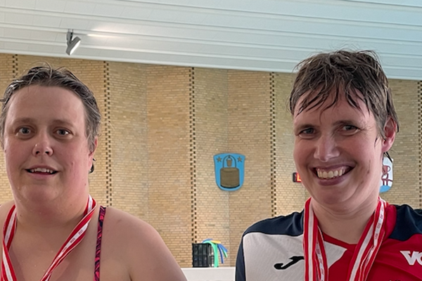 Louise Pedersen og Lene Olsen, Svømmeklubben vest
